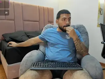 Stripchat Sex Chat of Massimo_Moretti