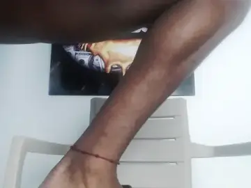 Stripchat Free Live Porn of drake_brwon_23
