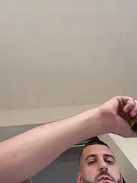 Stripchat Live Sex Cam of Pablo_Hornyguy95