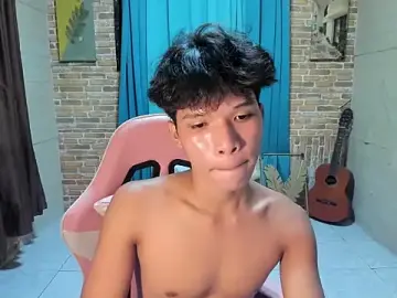 Stripchat Free Porn Cam of YURI_KUN