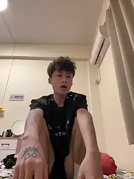 Stripchat Live Sex Cam of sexyboy-3525