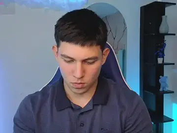 Stripchat Free Porn Cam of JamesCr_