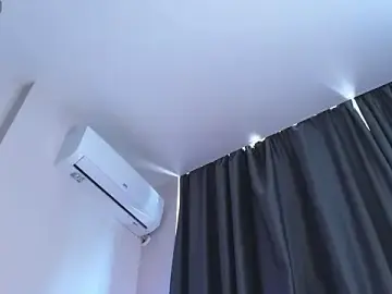 Stripchat Live Sex Cam of S3Xyes