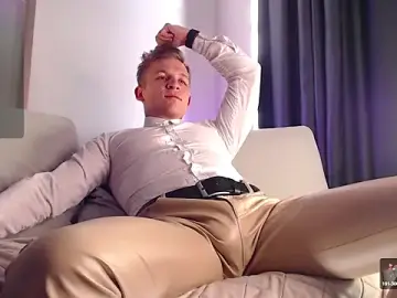 Stripchat Sex Cam of S3Xyes