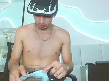 Stripchat Watch Live Sex Cams of DanntheStiff