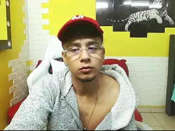 Stripchat Free Porn Cam of jbarto_