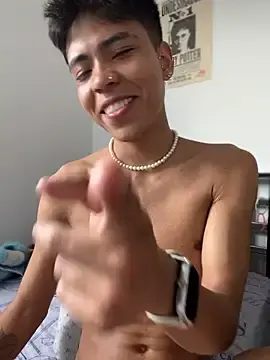 Stripchat Free Live Porn of MaxiWildd