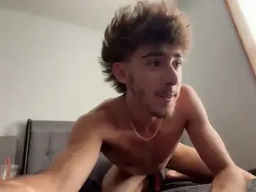 Stripchat Adult Webcam of smaiib0y