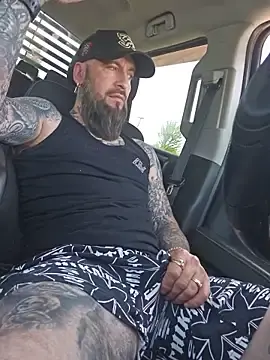 Stripchat Live Sex Cam of Beardedtattood