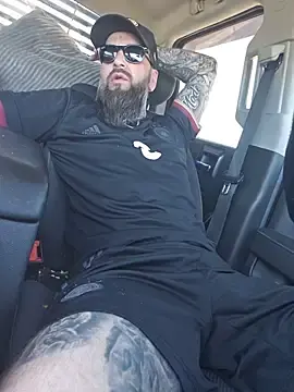 Stripchat Nude Webcam of Beardedtattood