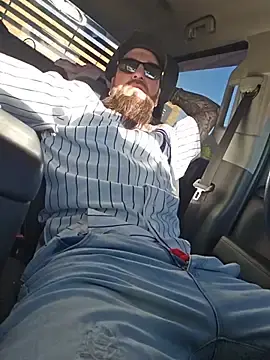Stripchat Free Porn Cam of Beardedtattood