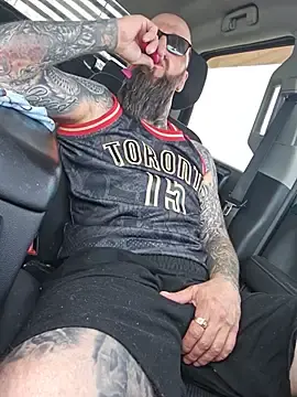 Stripchat Sex Cam of Beardedtattood