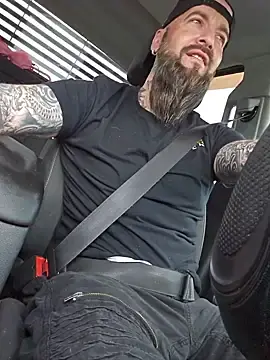 Stripchat Free Live Porn of Beardedtattood