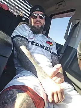 Stripchat Adult Webcam of Beardedtattood
