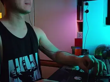Stripchat Free Porn Cam of OnlyMan90