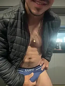 Stripchat Live Sex Cam of kzado37