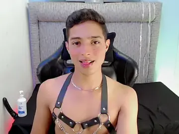 Stripchat Best Webcam of Yuztin_little_