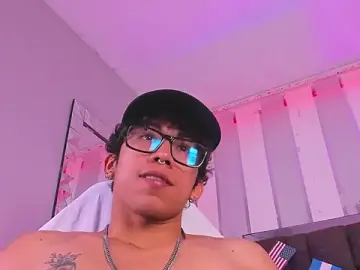 Stripchat Adult Webcam of AkazaBoy_