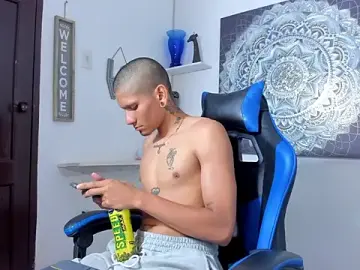 Stripchat Adult Webcams of Adan_Oriol