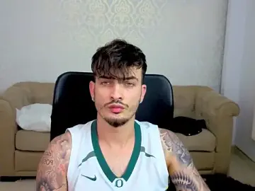 Stripchat Sex Cam of BrandonTate
