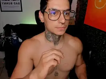 Stripchat Sex Cam of Simon_cortes