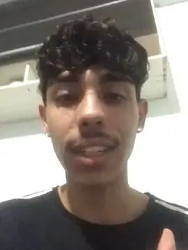Stripchat Free Porn Cam of pradoz_20