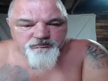 Stripchat Watch Live Sex Cams of Newfiesausage1972