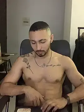 Stripchat Adult Webcam of NicolasChest_xxx