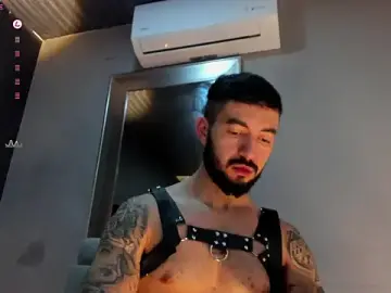 Stripchat Sex Cam of MarkWalker__