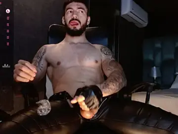 Stripchat Free Porn Cam of MarkWalker__