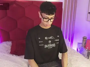 Stripchat Watch Live Sex Cams of Owen_JP