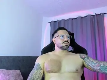 Stripchat Live Sex Cam of Pierre_Vidal