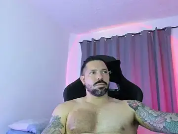 Stripchat Sex Cam of Pierre_Vidal