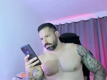 Stripchat Nude Webcam of Pierre_Vidal
