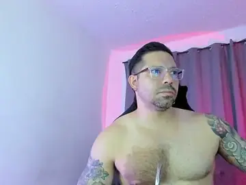 Stripchat Sex Cam of Pierre_Vidal