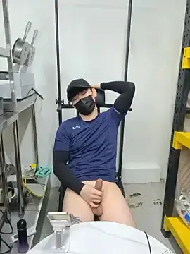 Stripchat Sex Cam of kr_tory