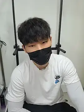 Stripchat Live Sex Cam of kr_tory