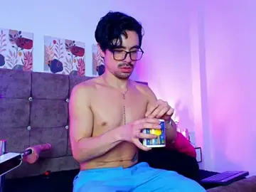 Stripchat Free Porn Cam of Ethan_Briggs_