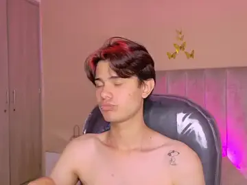 Stripchat Adult Webcam of Derek_Sinn