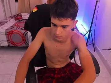 Stripchat Best live sex cam show of Aron_Boyy