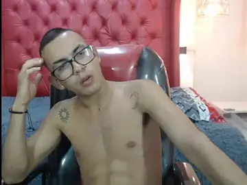 Stripchat Watch Live Sex Cams of maximiliano_hotdevil