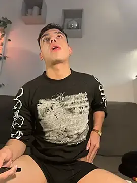 Stripchat Sex Cam of aronnhidden