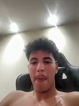 Stripchat Adult Webcam of henrids