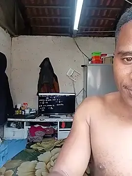 Stripchat Live Sex Cam of Rough_Mjay
