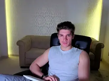 Stripchat Sex Cam of MaxKaiden