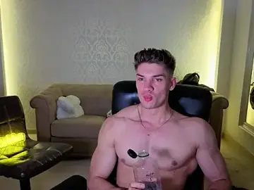 Stripchat Free Live Porn of MaxKaiden