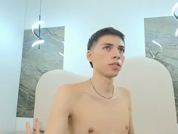 Stripchat Live Sex Cam of KENNY_HANK