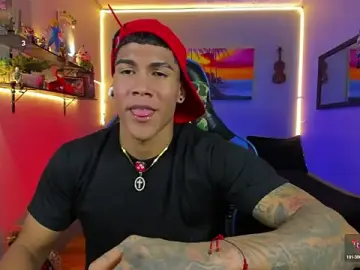 Stripchat Live Sex Cam of Damian_latinxxx