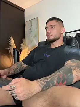 Stripchat Free Porn Cam of DimitriSullivan_
