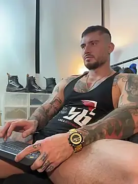 Stripchat Sex Cam of DimitriSullivan_